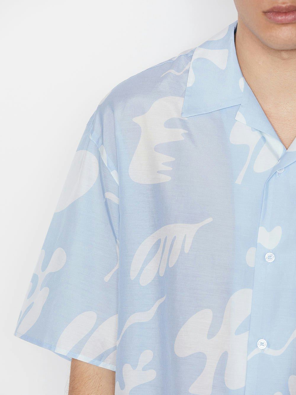 shirt detail shoulder view alt:fit1